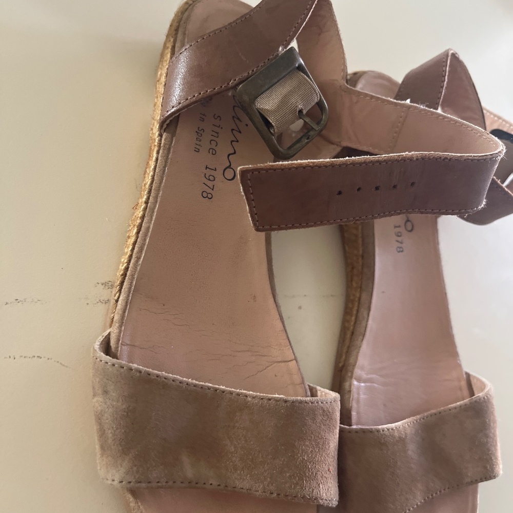 Sandals - Picture 3 of 4